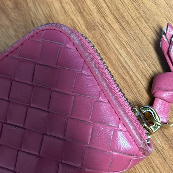 Authentic Bottega Veneta Intrecciato Leather Zip Around Wallet - Picture 11 of 16